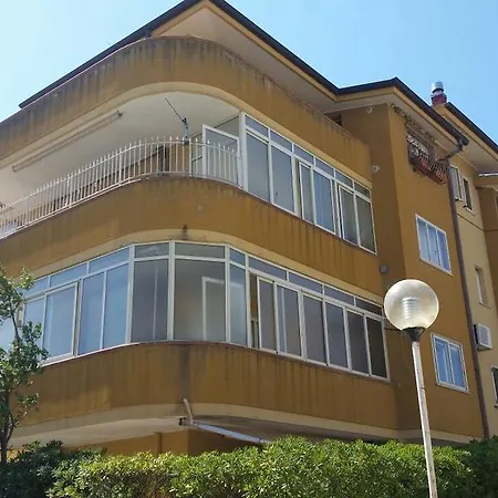 Casa Vacanze Mery 아파트 다볼리